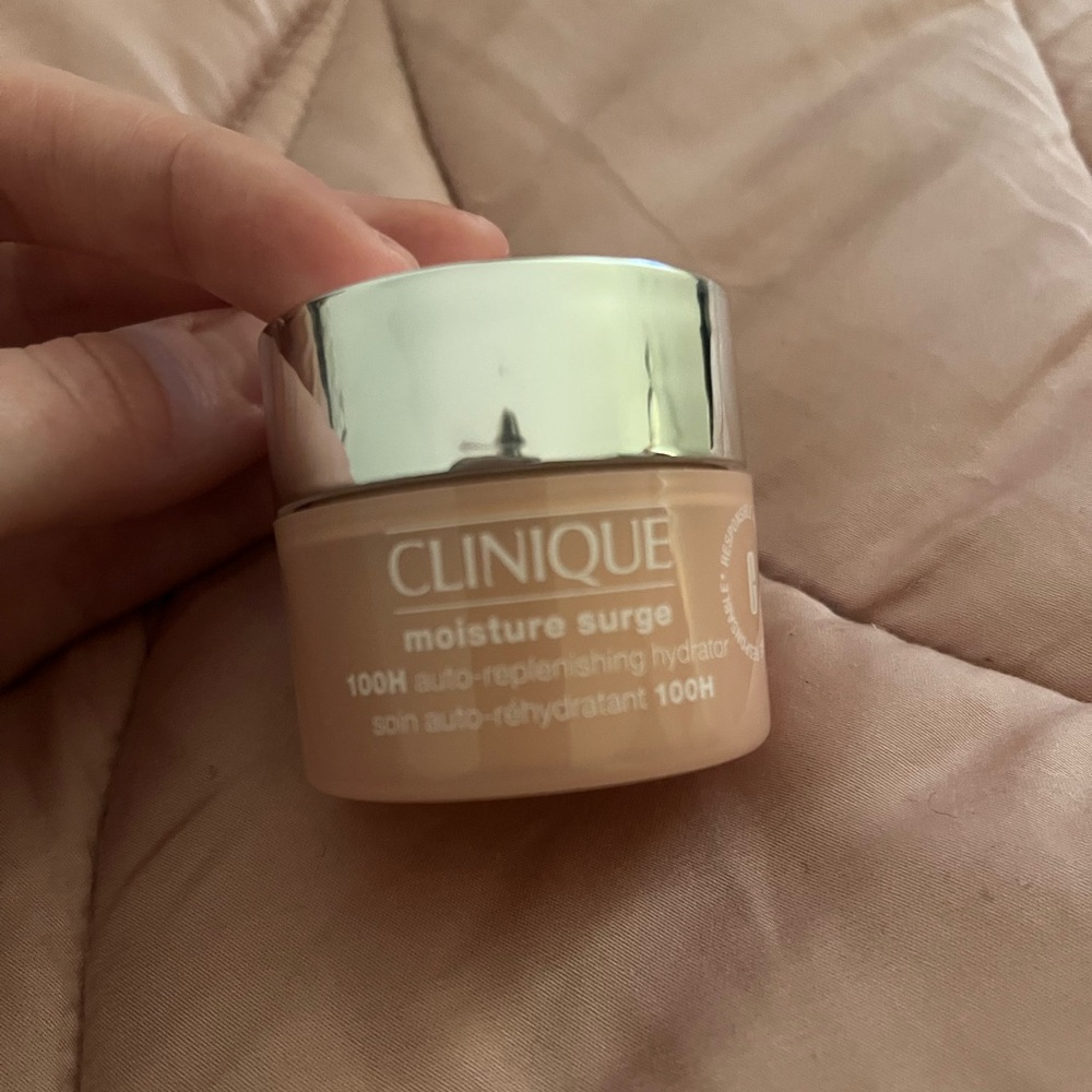 Clinique Moisture Surge hydrating cream